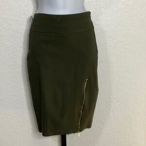 439- Bebe NWOT Olive Green Stretchy Pencil Skirt with Front Zipper. Size Small